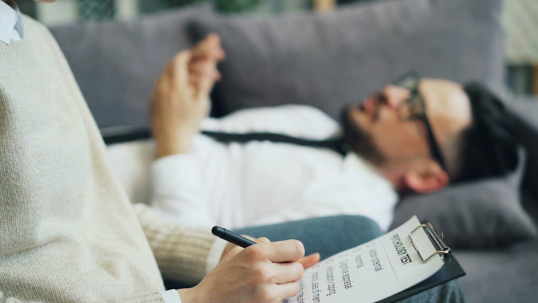 psychologist studying media effects